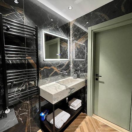 Queens Luxury Apartments 地拉那 外观 照片