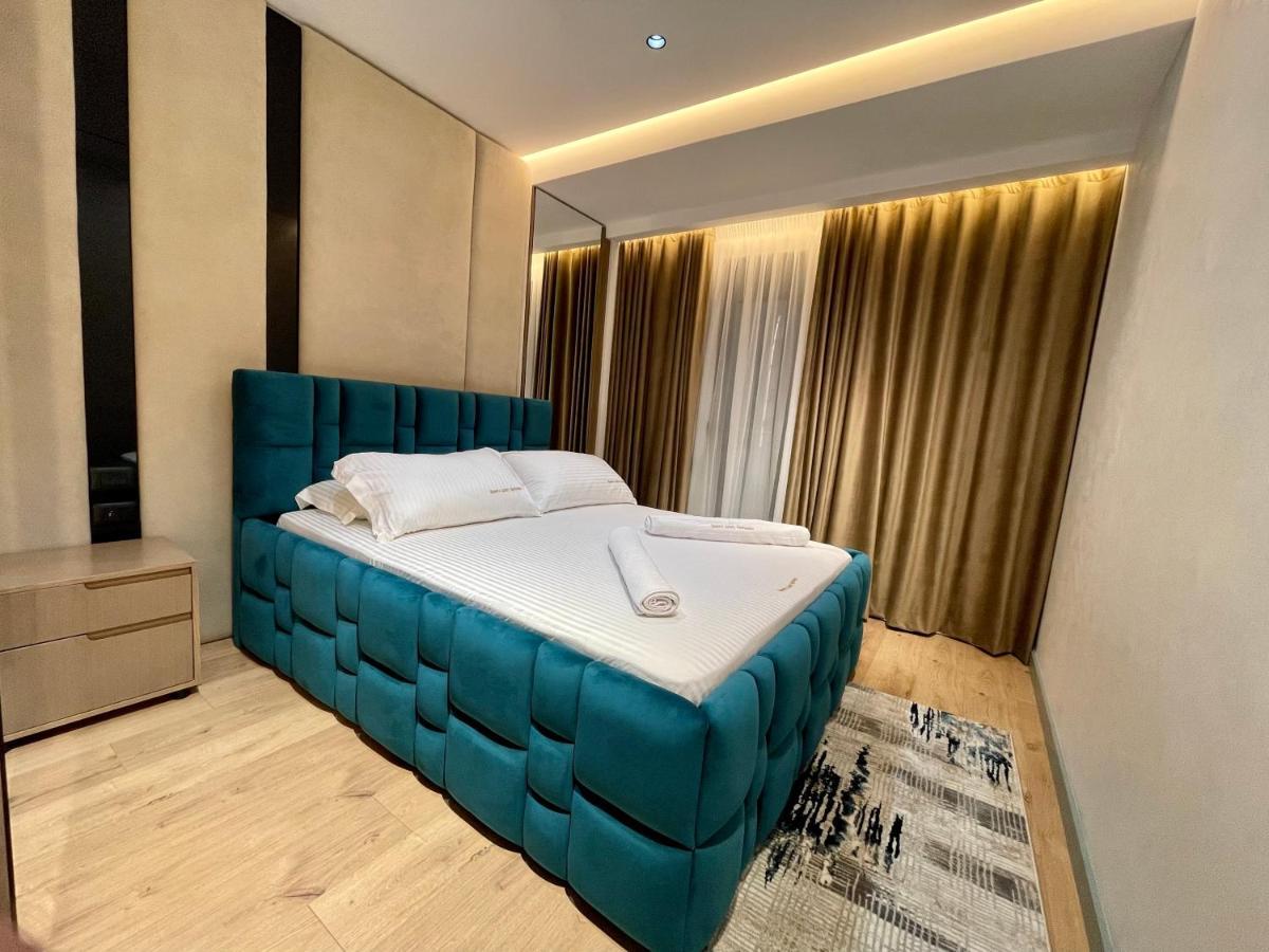 Queens Luxury Apartments 地拉那 外观 照片