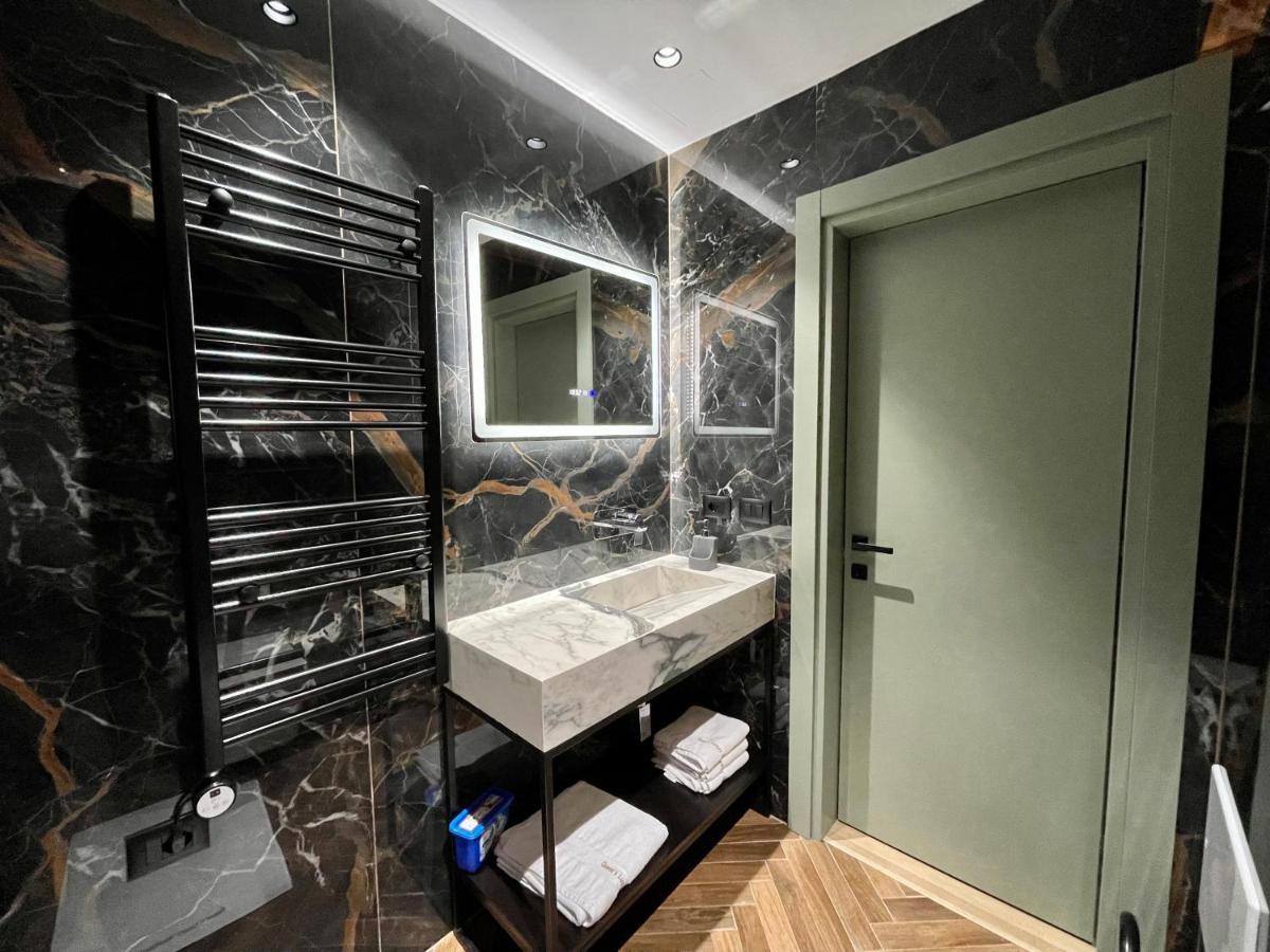 Queens Luxury Apartments 地拉那 外观 照片