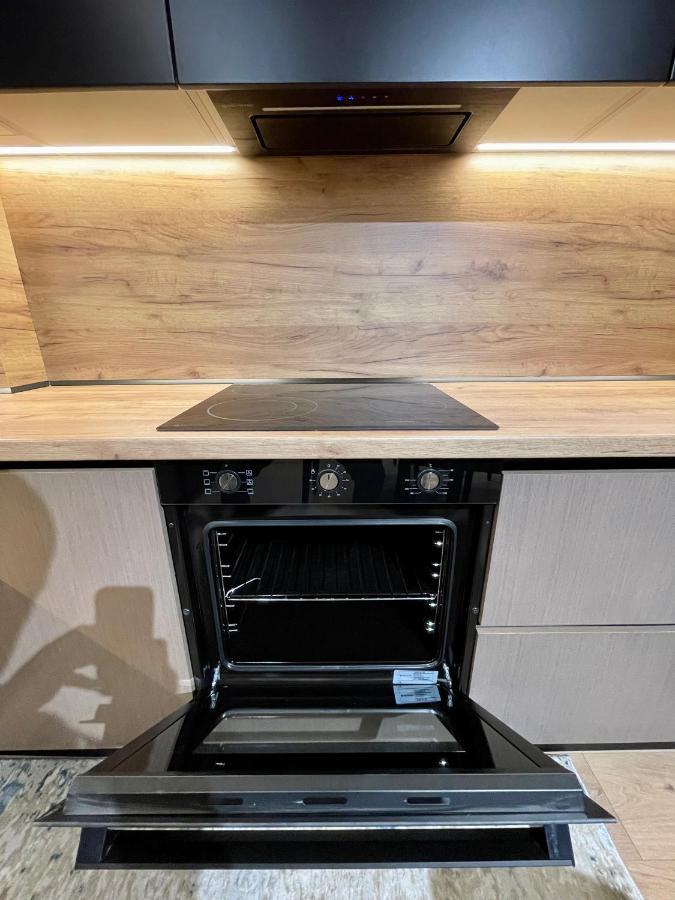 Queens Luxury Apartments 地拉那 外观 照片