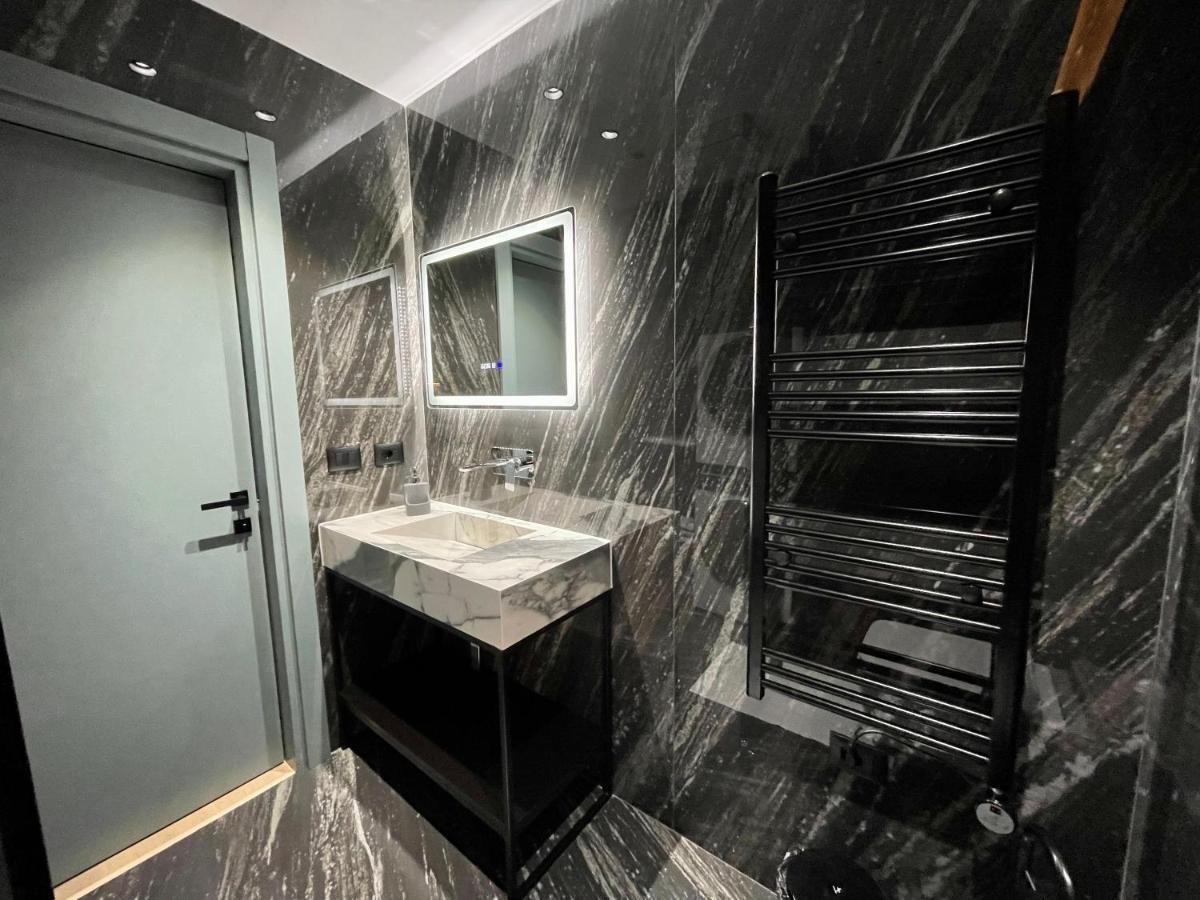 Queens Luxury Apartments 地拉那 外观 照片