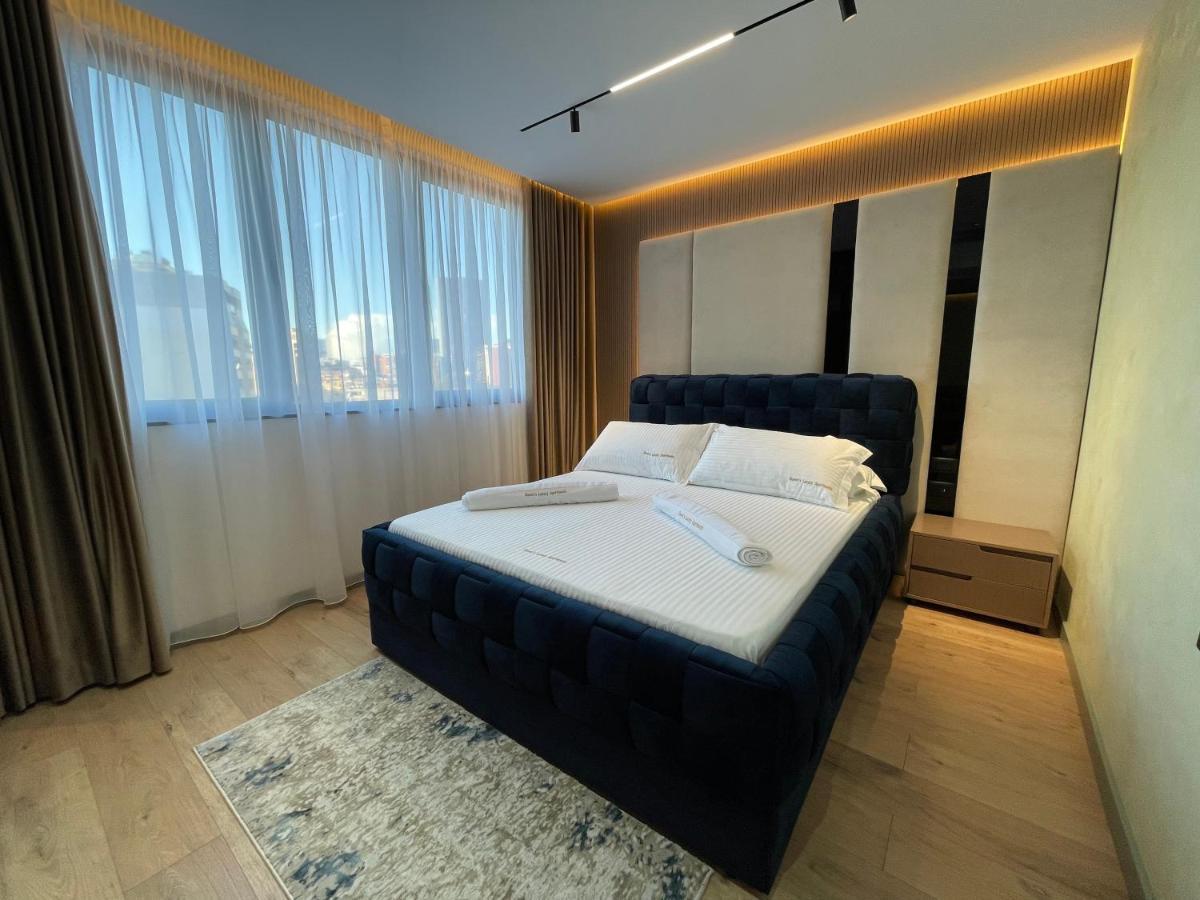 Queens Luxury Apartments 地拉那 外观 照片