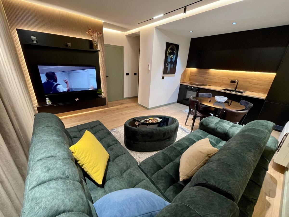 Queens Luxury Apartments 地拉那 外观 照片
