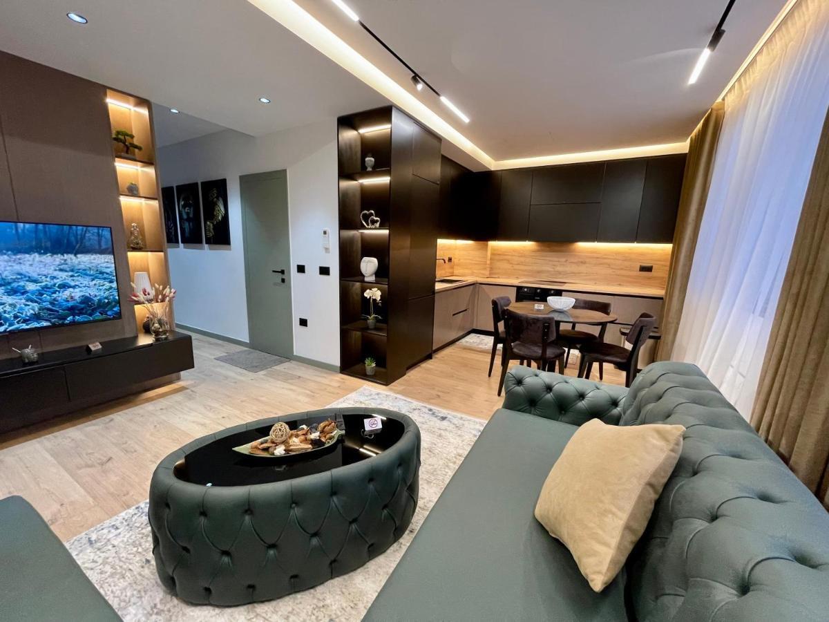 Queens Luxury Apartments 地拉那 外观 照片