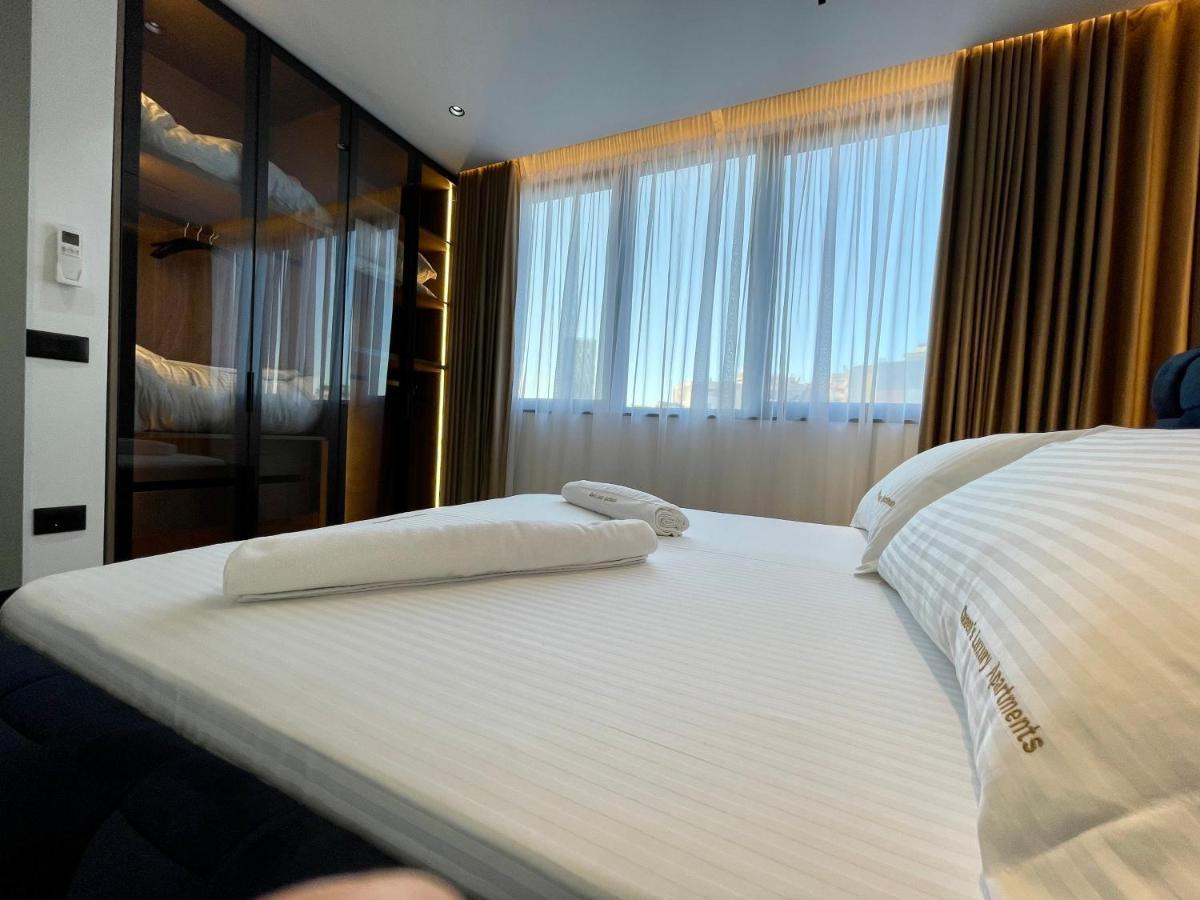 Queens Luxury Apartments 地拉那 外观 照片
