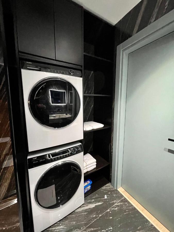 Queens Luxury Apartments 地拉那 外观 照片