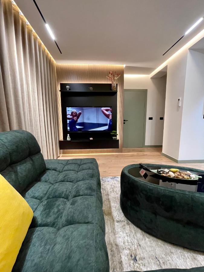 Queens Luxury Apartments 地拉那 外观 照片