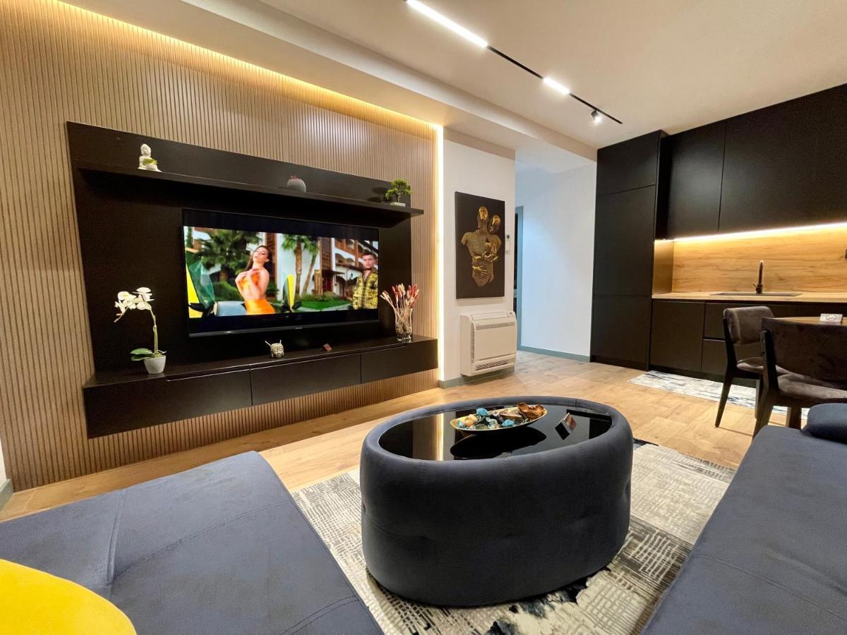 Queens Luxury Apartments 地拉那 外观 照片