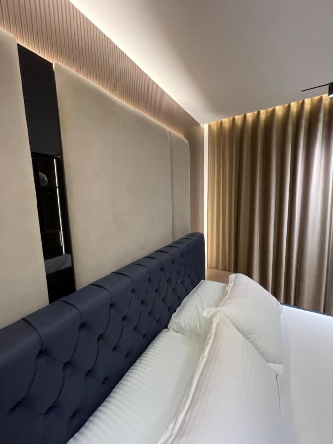 Queens Luxury Apartments 地拉那 外观 照片