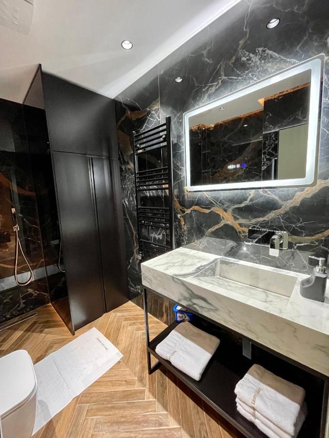 Queens Luxury Apartments 地拉那 外观 照片