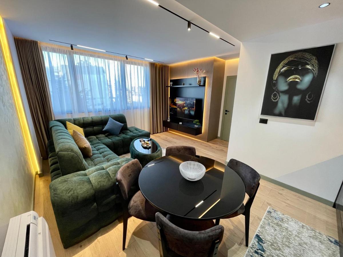 Queens Luxury Apartments 地拉那 外观 照片