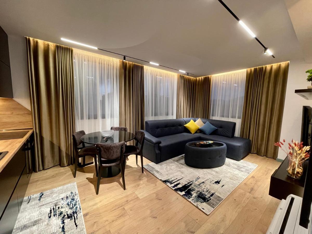 Queens Luxury Apartments 地拉那 外观 照片