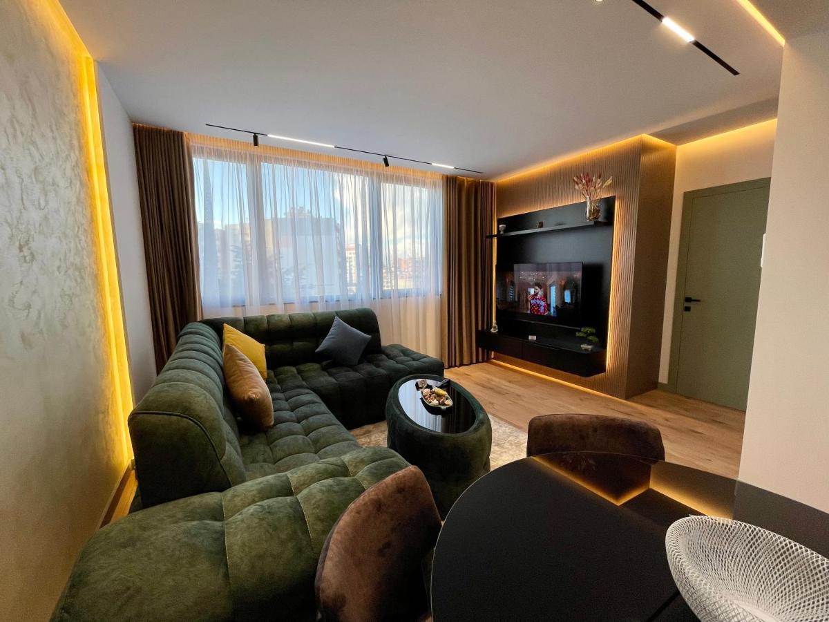 Queens Luxury Apartments 地拉那 外观 照片