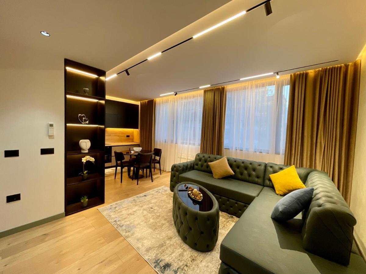 Queens Luxury Apartments 地拉那 外观 照片