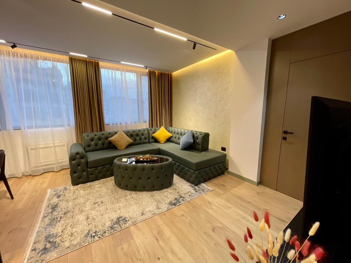 Queens Luxury Apartments 地拉那 外观 照片