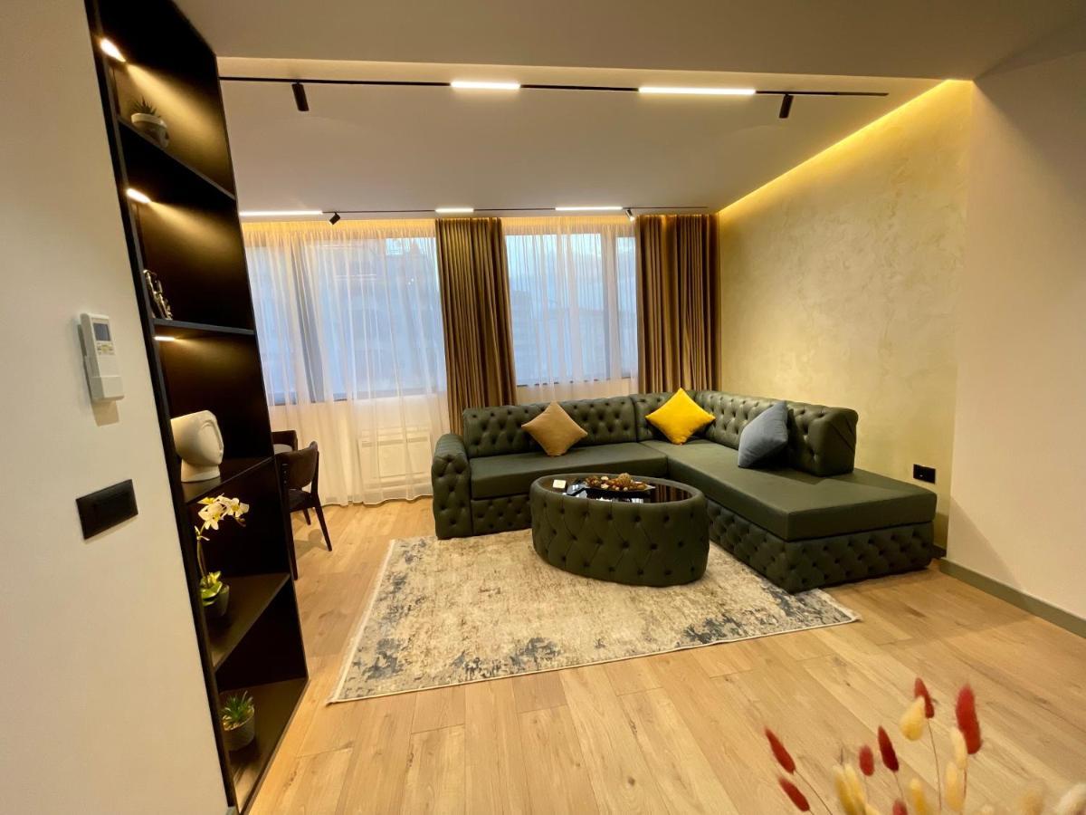 Queens Luxury Apartments 地拉那 外观 照片